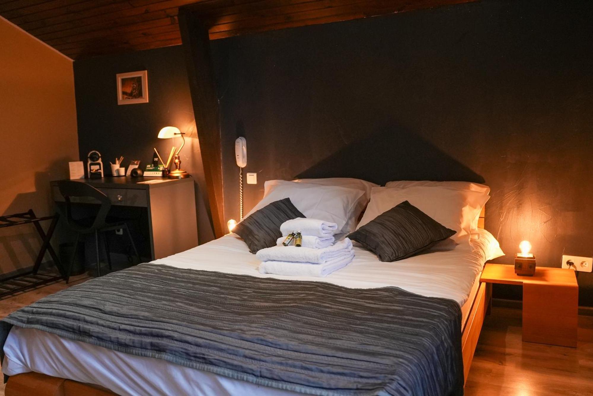 Logis Le Relais De La Voie Sacree 호텔 Issoncourt 외부 사진